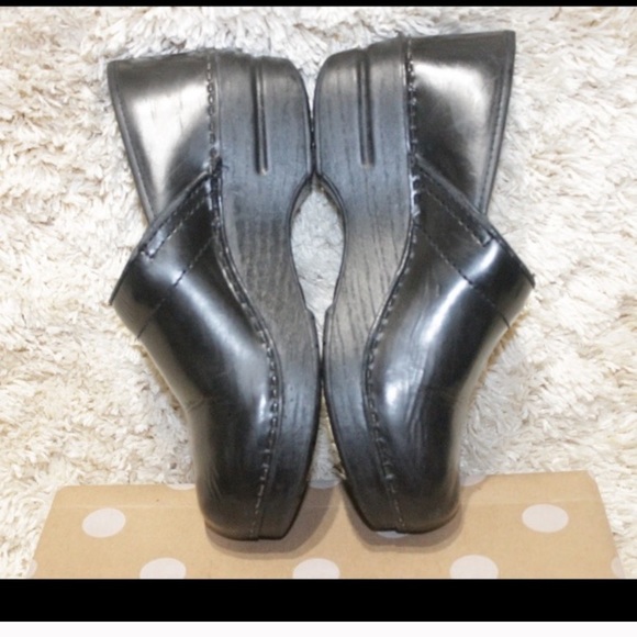 Dansko Black Leather Stapled Professional Clogs - Picture 1 of 7